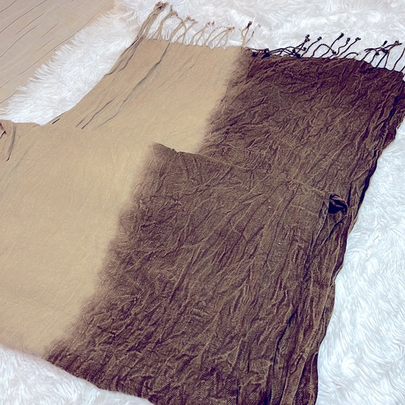 Nwot tie die brown and tan scarf with fringed ends Can be worn many ways X long - Picture 4 of 4